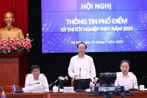 Thứ trưởng Phạm Ngọc Thưởng: Điểm số không phải thước đo duy nhất