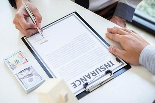 Nếu ép khách hàng mua bảo hiểm, ngân hàng có thể chịu mức phạt 500 triệu