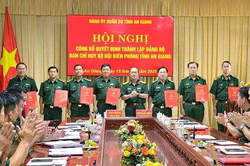 Công bố quyết định thành lập Đảng bộ Ban Chỉ huy Bộ đội Biên phòng tỉnh An Giang