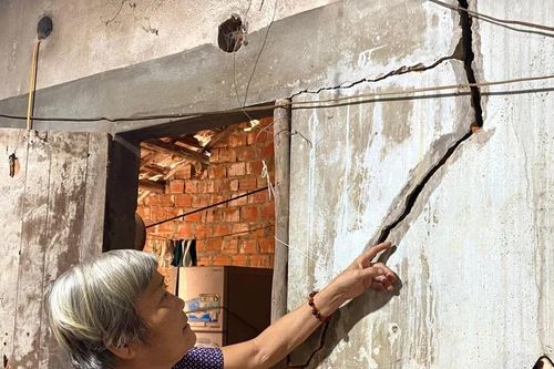 Thi công cao tốc gây nứt nhà: Người dân mòn mỏi đợi bồi thường suốt 2 năm