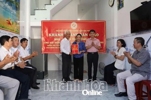 Hội Cựu chiến binh phường Nam Nha Trang bàn giao nhà 'Nghĩa tình đồng đội'