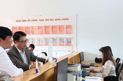 Phó Chủ tịch UBND tỉnh Nguyễn Ngọc Phúc kiểm tra công tác tổ chức bộ máy chính quyền tại xã Lạc Dương
