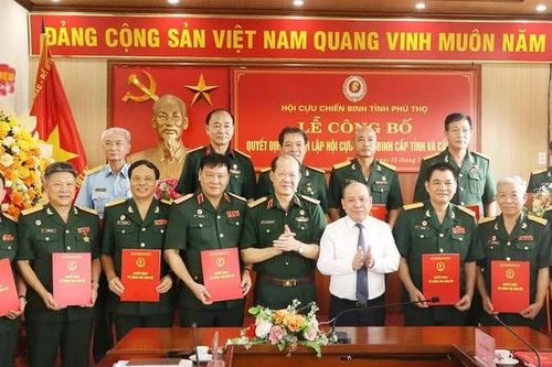 Công bố Quyết định thành lập Hội Cựu chiến binh cấp tỉnh và cấp xã