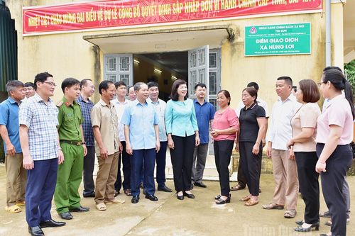 Phó Chủ tịch HĐND tỉnh Phạm Thị Minh Xuân tiếp xúc cử tri xã Hùng Lợi