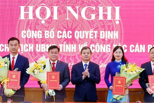 Công bố các quyết định của Chủ tịch UBND tỉnh Thái Nguyên về công tác cán bộ