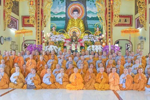 Phân ban Ni giới T.Ư thăm chư Ni trường hạ tổ đình Bình Quang (tỉnh Lâm Đồng)