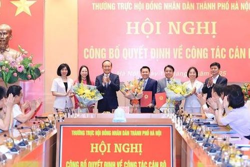 Hà Nội công bố các quyết định, nghị quyết về công tác cán bộ HĐND thành phố