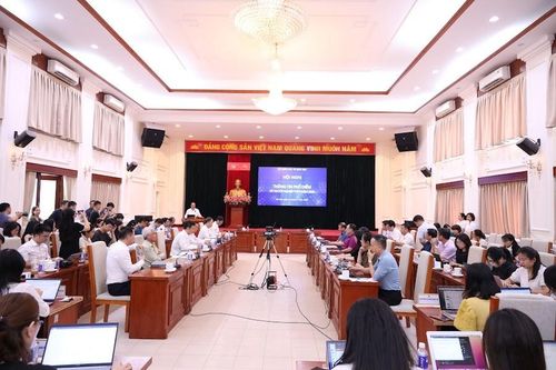 Phổ điểm thi tốt nghiệp THPT 2025: Môn văn không có điểm 10, hơn 500 thí sinh đạt điểm 10 môn toán