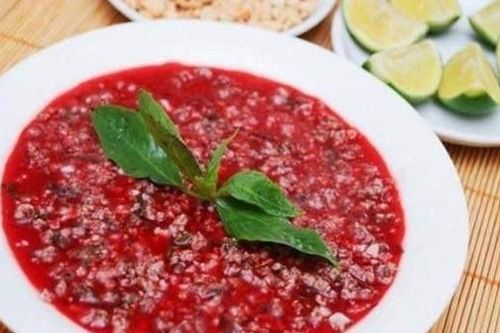 Hai người tử vong sau khi ăn tiết canh