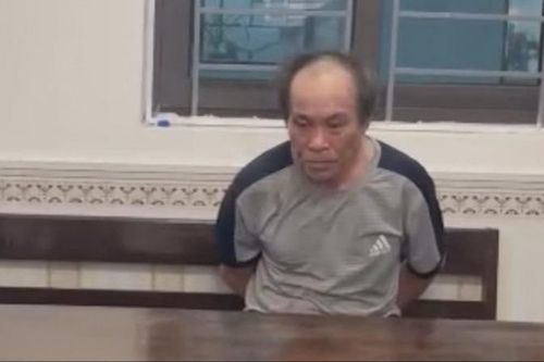 Cảnh sát phá cửa sắt, khống chế kẻ hung hãn chém vợ