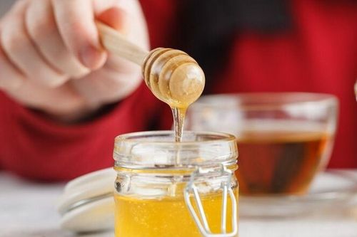 Tại sao uống mật ong lại khiến nhiều người đầy hơi, đau bụng và tăng cân?