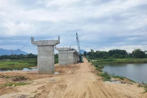 Hàng ngàn người dân mong chờ ngày khánh thành cầu, xóa thế 'ốc đảo'
