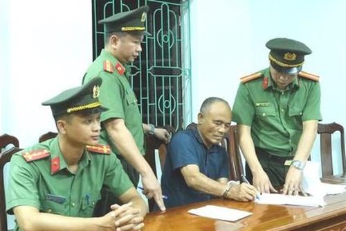 Bắt đối tượng lợi dụng quyền tự do dân chủ xâm phạm lợi ích của Nhà nước, cá nhân