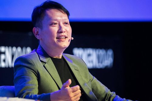 CEO của sàn giao dịch tiền điện tử nổi tiếng thế giới vừa đến Việt Nam là ai?