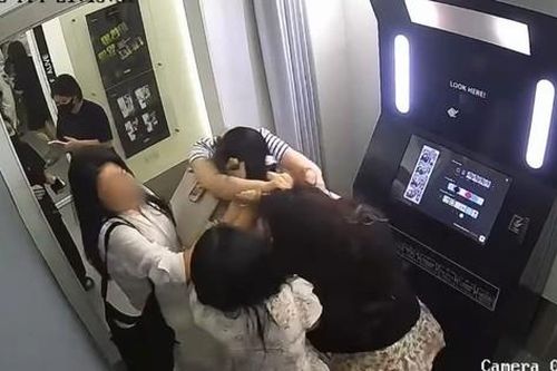 Công an xác minh vụ cô gái Việt tố bị du khách Hàn Quốc 'tương tác' tại tiệm photobooth