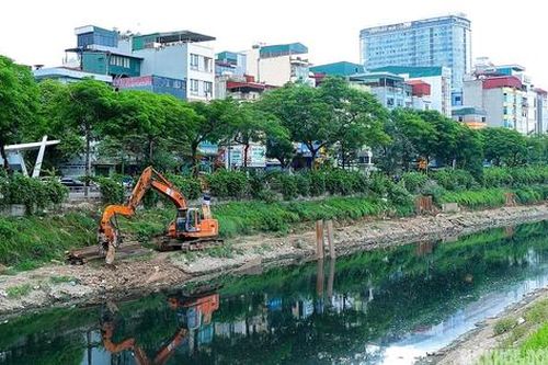 Hà Nội gấp rút 'thay áo' cho đôi bờ sông Tô Lịch