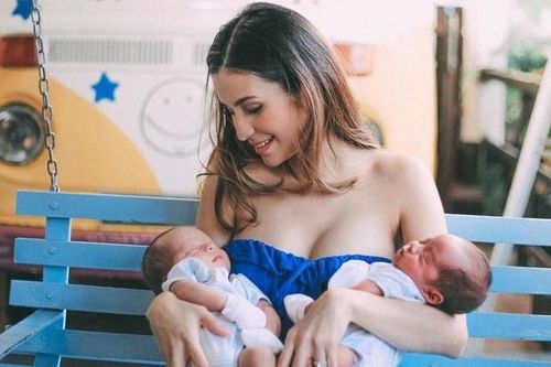 Cuộc sống hiện tại của 'bà mẹ sexy nhất mạng xã hội'
