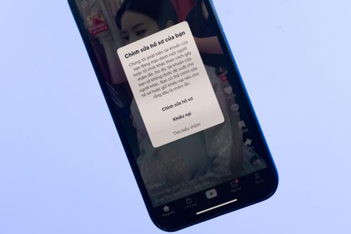Bất ngờ bị tố 'mạo danh', nhiều chủ kênh TikTok hoang mang