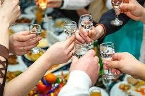 Từ chuyện nợ tiền cơm