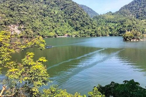 Định hình du lịch ở thắng cảnh hồ Ba Bể
