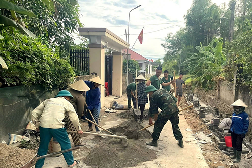 Đồng lòng thắp sáng làng quê