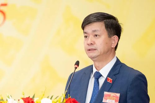 Tổng Thư ký, Chủ nhiệm Văn phòng Quốc hội Lê Quang Tùng là Bí thư Đảng ủy Văn phòng Quốc hội