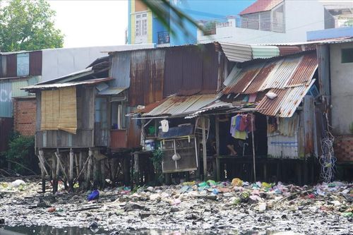 TPHCM sẽ di dời gần 40.000 căn nhà trên và ven sông, kênh rạch