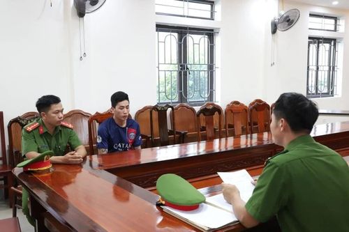 Bắt nóng 'đạo chích' trộm tiền của nữ nhân viên massage