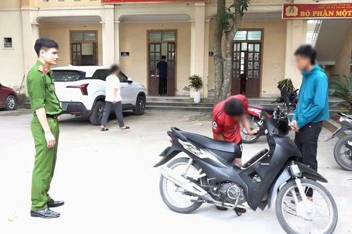 Bắt khẩn cấp 2 đối tượng trộm xe máy ở Nghệ An