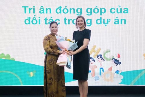 Áp dụng học thông qua chơi vào giáo dục tiểu học