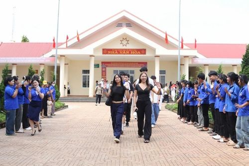 Trại hè Việt Nam 2025: Lan tỏa tình cảm của kiều bào trẻ đến với bà con Buôn Tuôr B, tỉnh Đắk Lắk