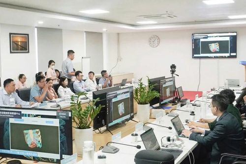 Tăng cường hợp tác giáo dục, chuyển giao công nghệ trong lĩnh vực y học