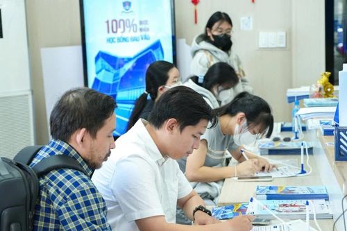 TPHCM: Điểm sàn nhiều trường đại học giảm mạnh, có nơi tụt 4 điểm