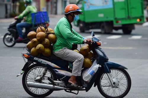 TPHCM lên ý tưởng chuyển 400.000 xe máy xăng chạy dịch vụ sang xe điện