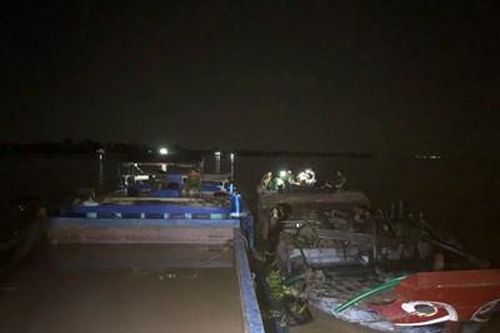 Đối tượng hút cát trộm nhảy xuống sông bỏ trốn khi bị kiểm tra