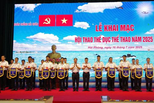 Quân chủng Hải quân khai mạc Hội thao thể dục thể thao năm 2025