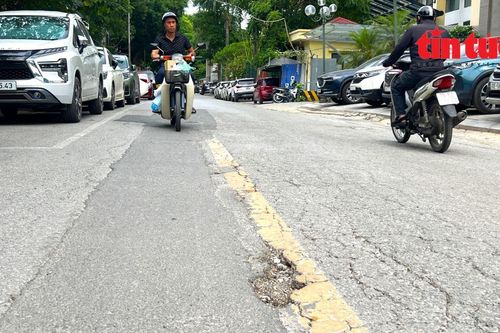 Hiện trạng phố Hàng Lọng mới được khôi phục ở Hà Nội