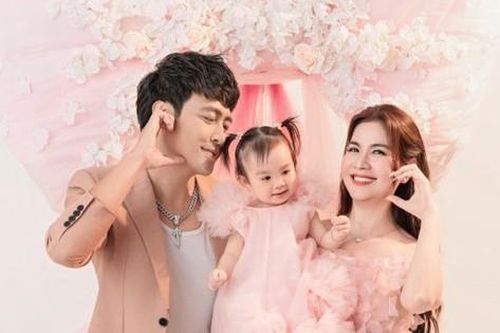 Cặp đôi diễn viên nổi tiếng Vbiz: Chờ 8 năm để được ẵm bồng con đầu lòng, hạnh phúc hơn khi được làm bố mẹ