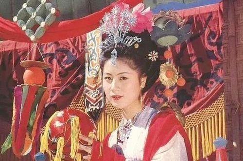 Tây Du Ký 1986: Nữ diễn viên quan trọng nhất đoàn phim, xuất hiện chớp nhoáng nhưng đãi ngộ là số 1