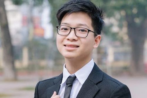 Nam sinh trường 'làng' lập kỳ tích: Thủ khoa cả hai kỳ thi lớn