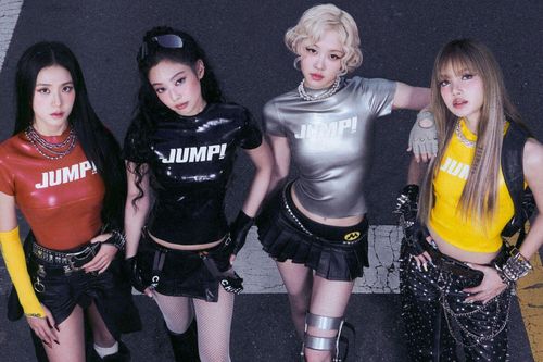 Nhóm nhạc không có thật chính thức 'vượt mặt' BLACKPINK