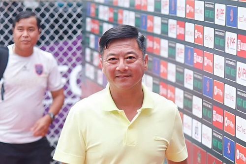 Cuộc tái xuất bất ngờ của HLV Lê Huỳnh Đức