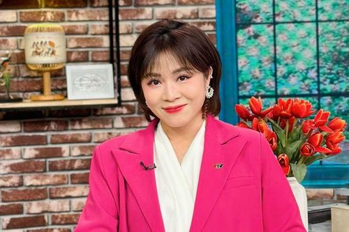 MC Hoàng Linh 'tức giận và thất vọng' sau khi quảng cáo sữa giả