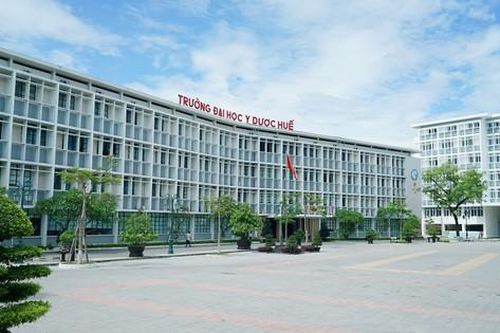 46 tân sinh viên đầu tiên của Trường Đại học Y - Dược, Đại học Huế