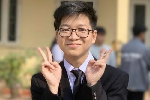 Nam sinh trường làng 2 lần trở thành thủ khoa