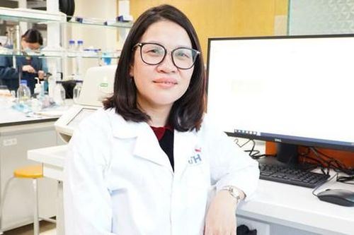 Những nhà khoa học nữ miệt mài giải mã vi nhựa