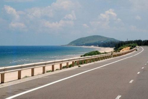 Phó Thủ tướng Trần Hồng Hà yêu cầu đẩy nhanh tiến độ đầu tư xây dựng hệ thống đường bộ ven biển