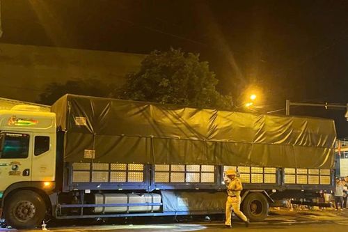 Gia Lai: Ô tô va chạm xe máy, 3 người thương vong