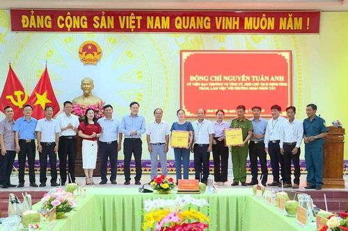 Hoài Nhơn Tây và Hoài Nhơn Bắc cần áp dụng AI để nâng cao hiệu quả công việc