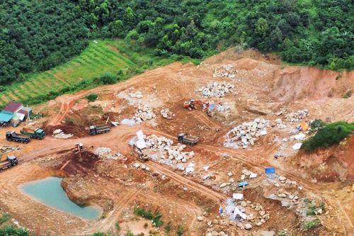 Phát hiện thêm hầm khai thác đá chẻ không phép quy mô lớn